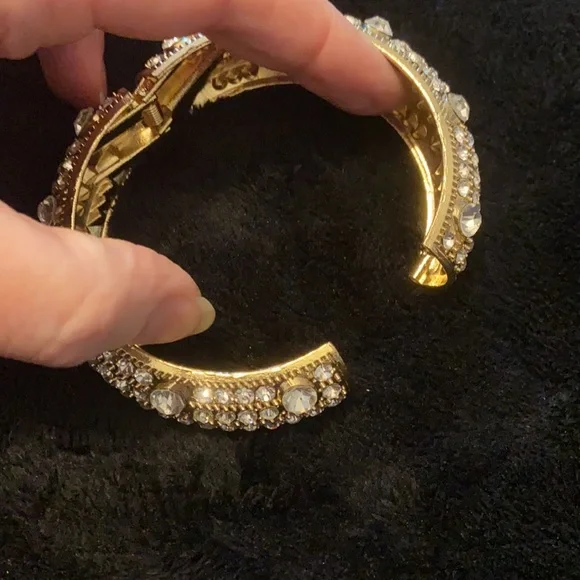 VINTAGE Super Sparkly Gold Cuff Bracelet - Picture 4 of 4